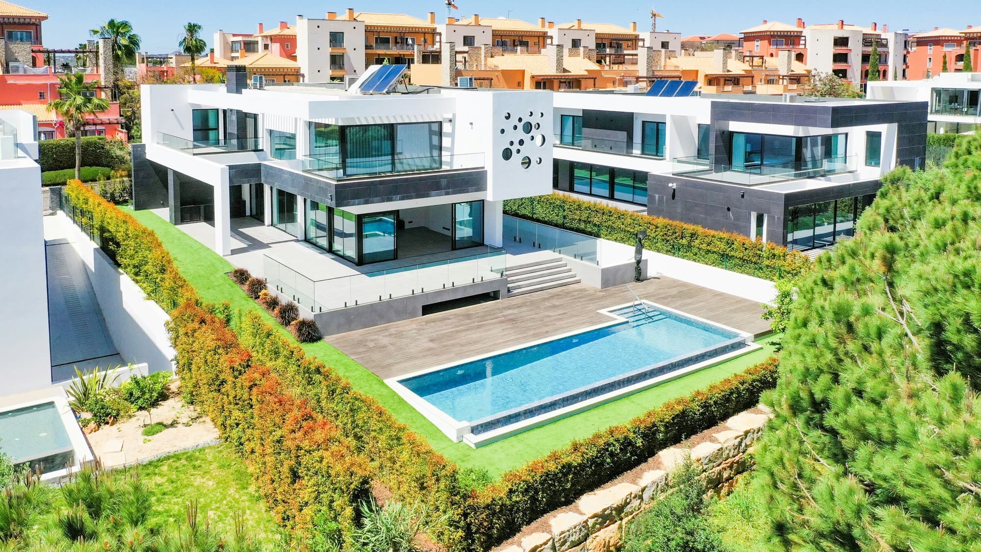 A modern villa in the Algarve